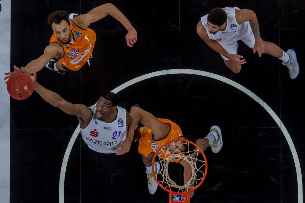 身体对抗上 身体对抗上