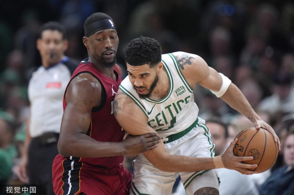 运动员们经 运动员们经