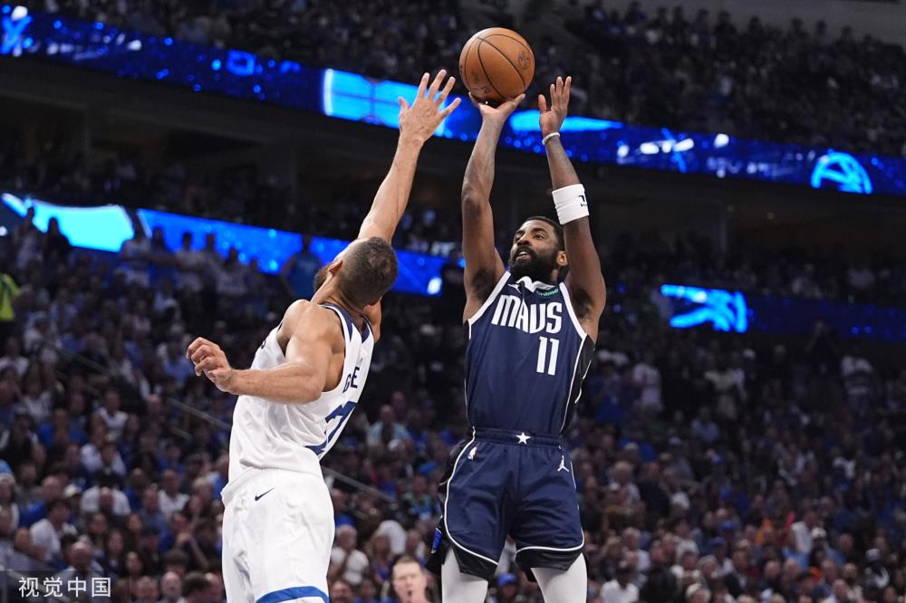 到篮筐上方 到篮筐上方