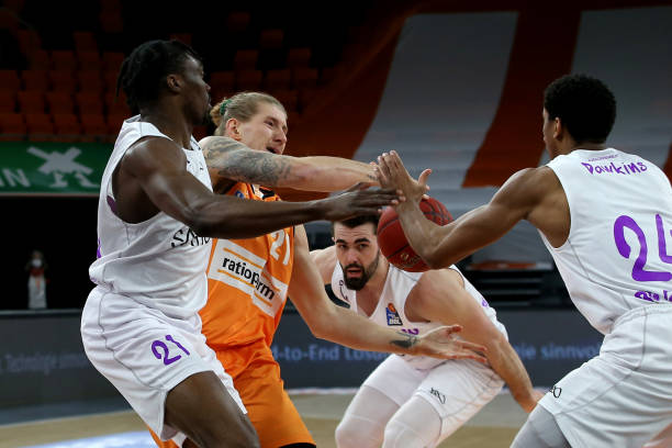 他在对阵日 他在对阵日